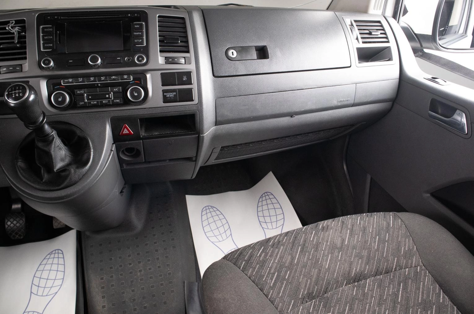 Volkswagen Caravelle 10 из 16
