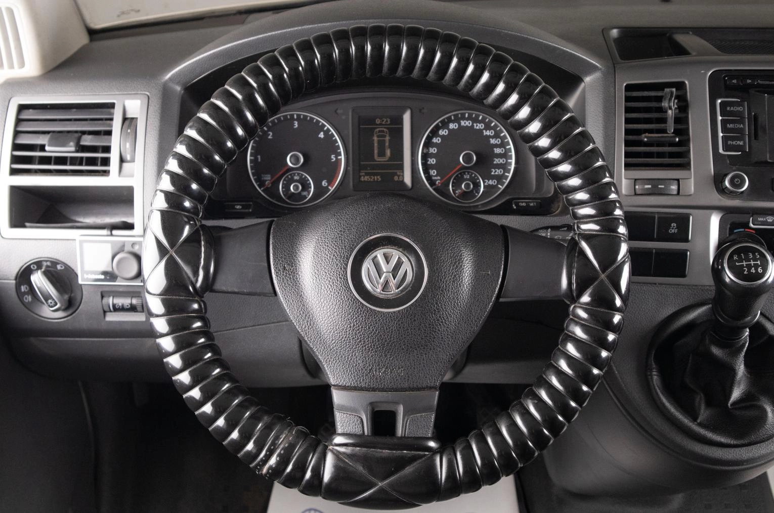 Volkswagen Caravelle 9 из 16