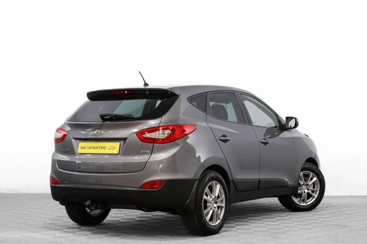 Hyundai ix35 4 из 6
