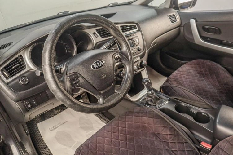 KIA cee'd 7 из 17