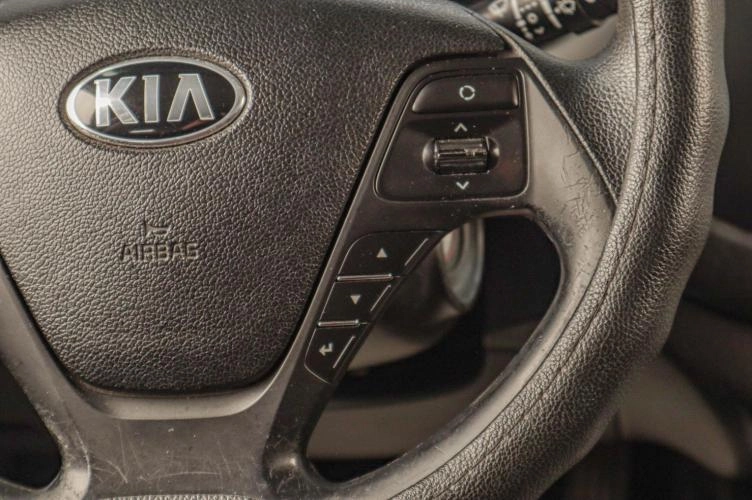 KIA cee'd 11 из 17