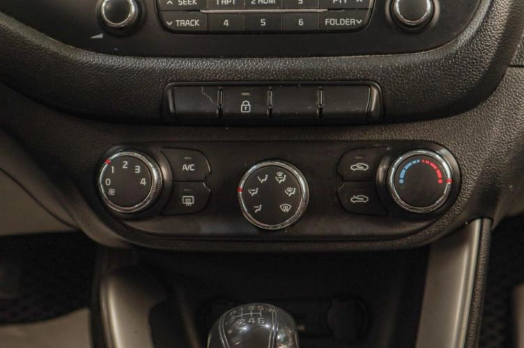 KIA cee'd 13 из 17
