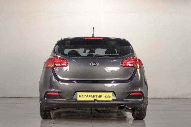 KIA cee'd 5 из 17