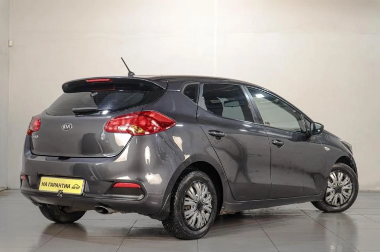 KIA cee'd 6 из 17