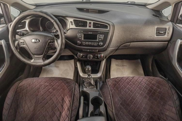 KIA cee'd 14 из 17