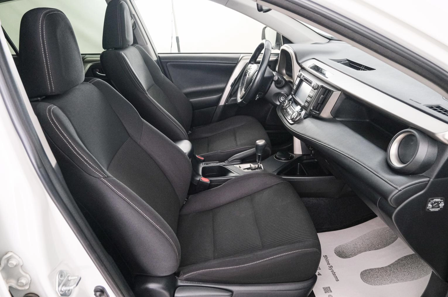 Toyota RAV4 13 из 21
