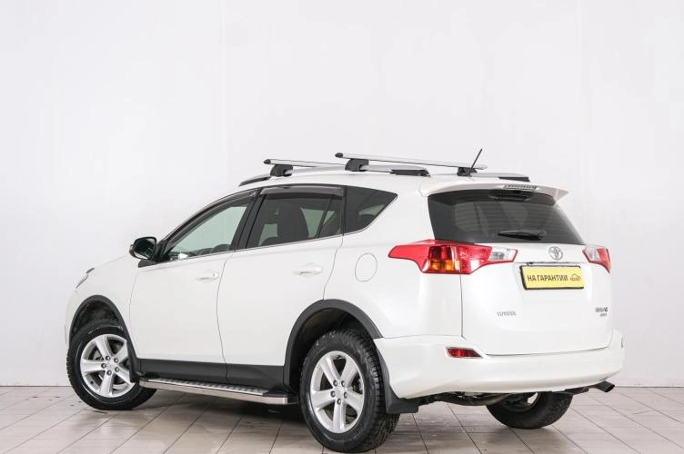 Toyota RAV4 4 из 6