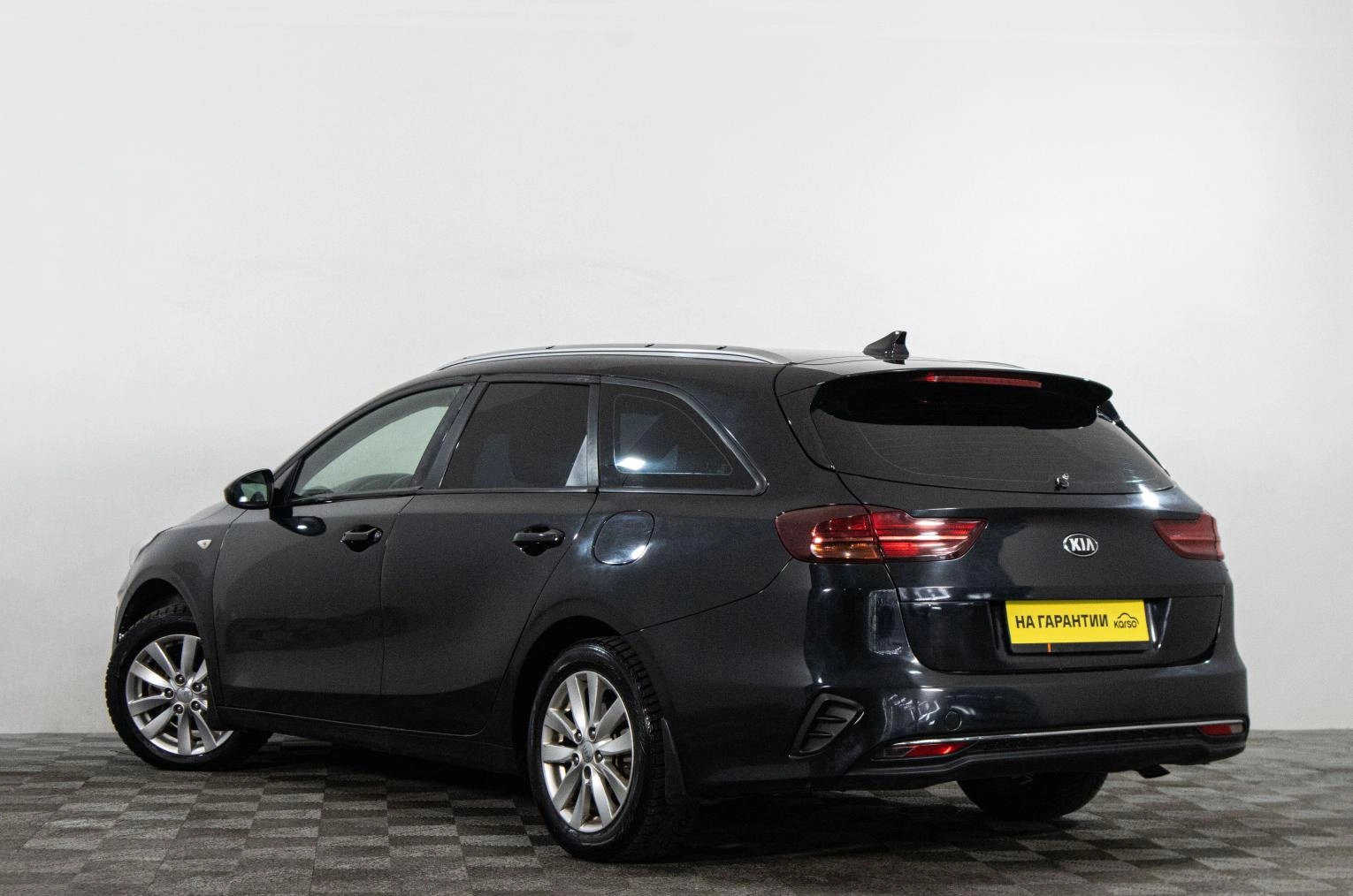 KIA cee'd 4 из 16