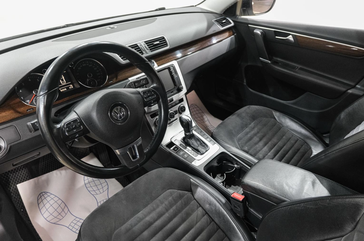 Volkswagen Passat 13 из 36