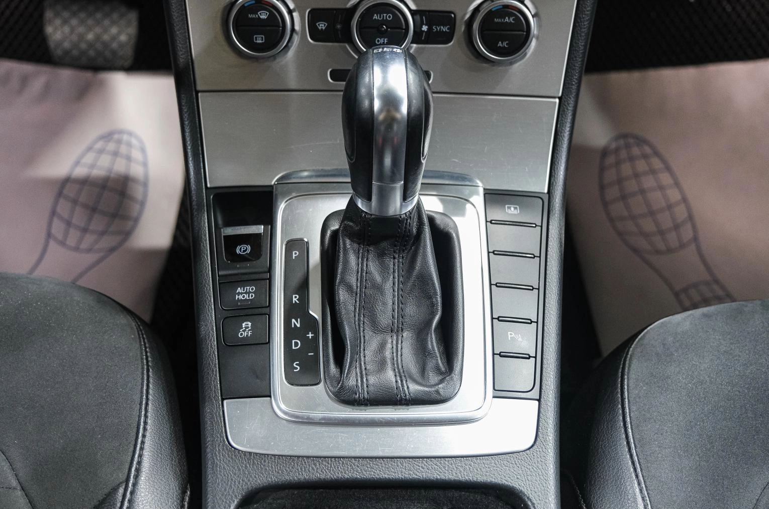Volkswagen Passat 32 из 36