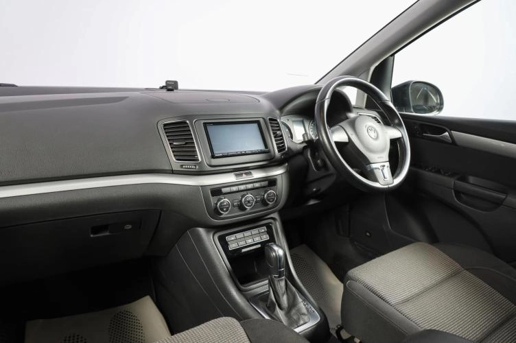 Volkswagen Sharan 9 из 16