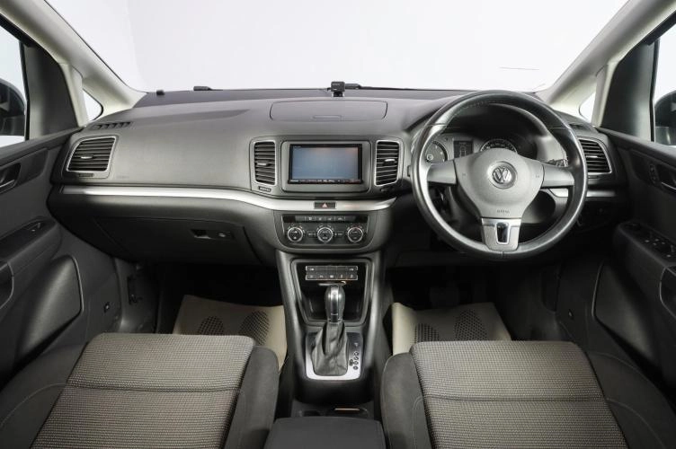 Volkswagen Sharan 8 из 16
