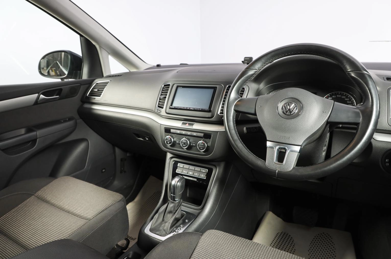 Volkswagen Sharan 7 из 16