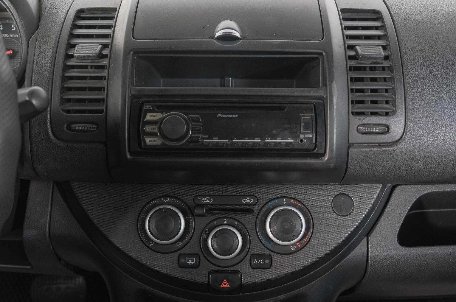 Nissan Note 17 из 21