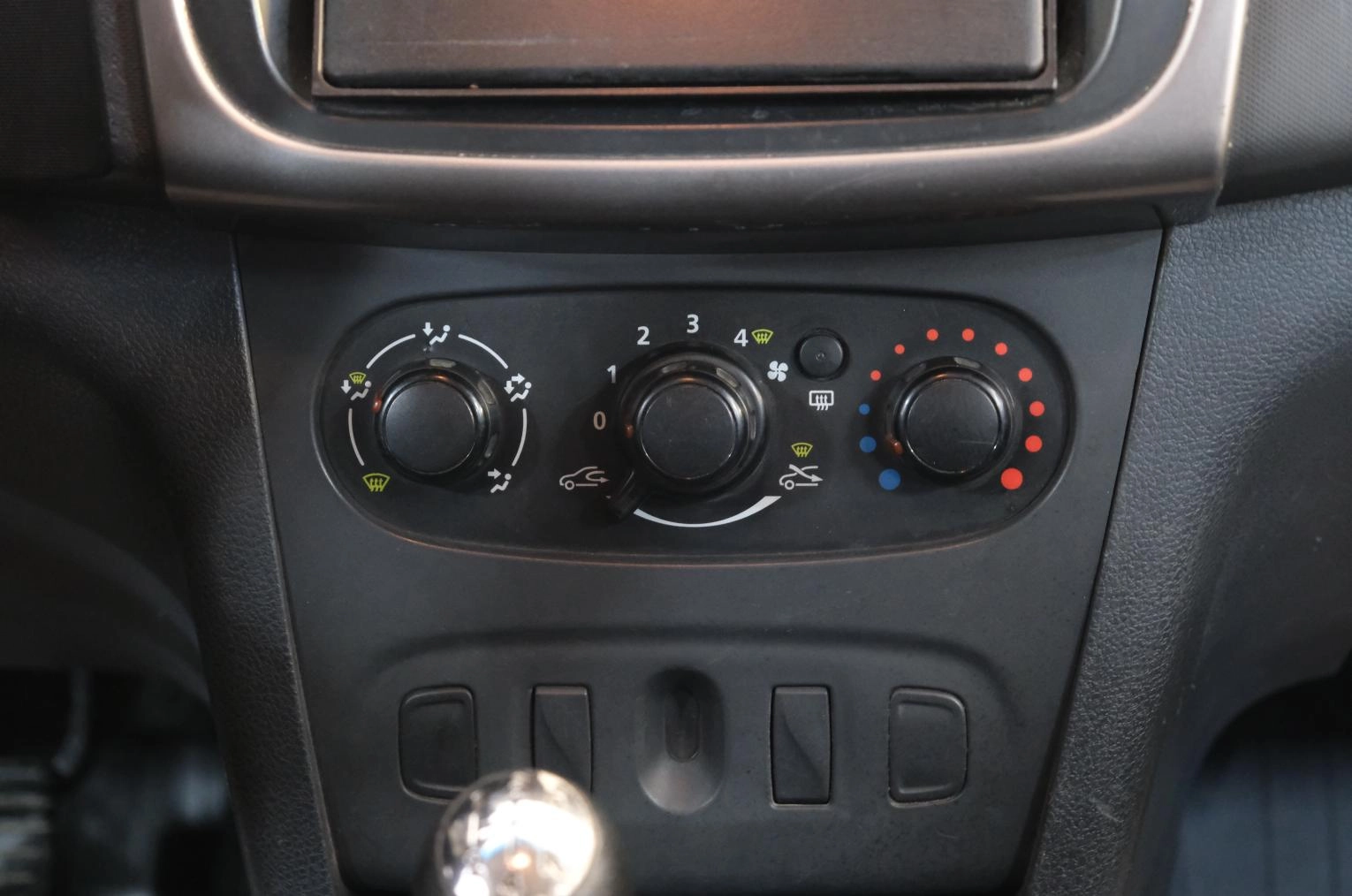 Renault Logan 12 из 18