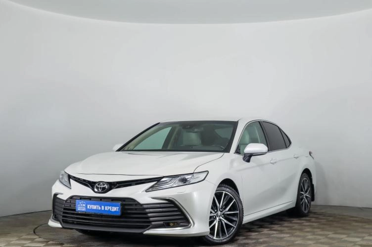 Toyota Camry 3 из 6