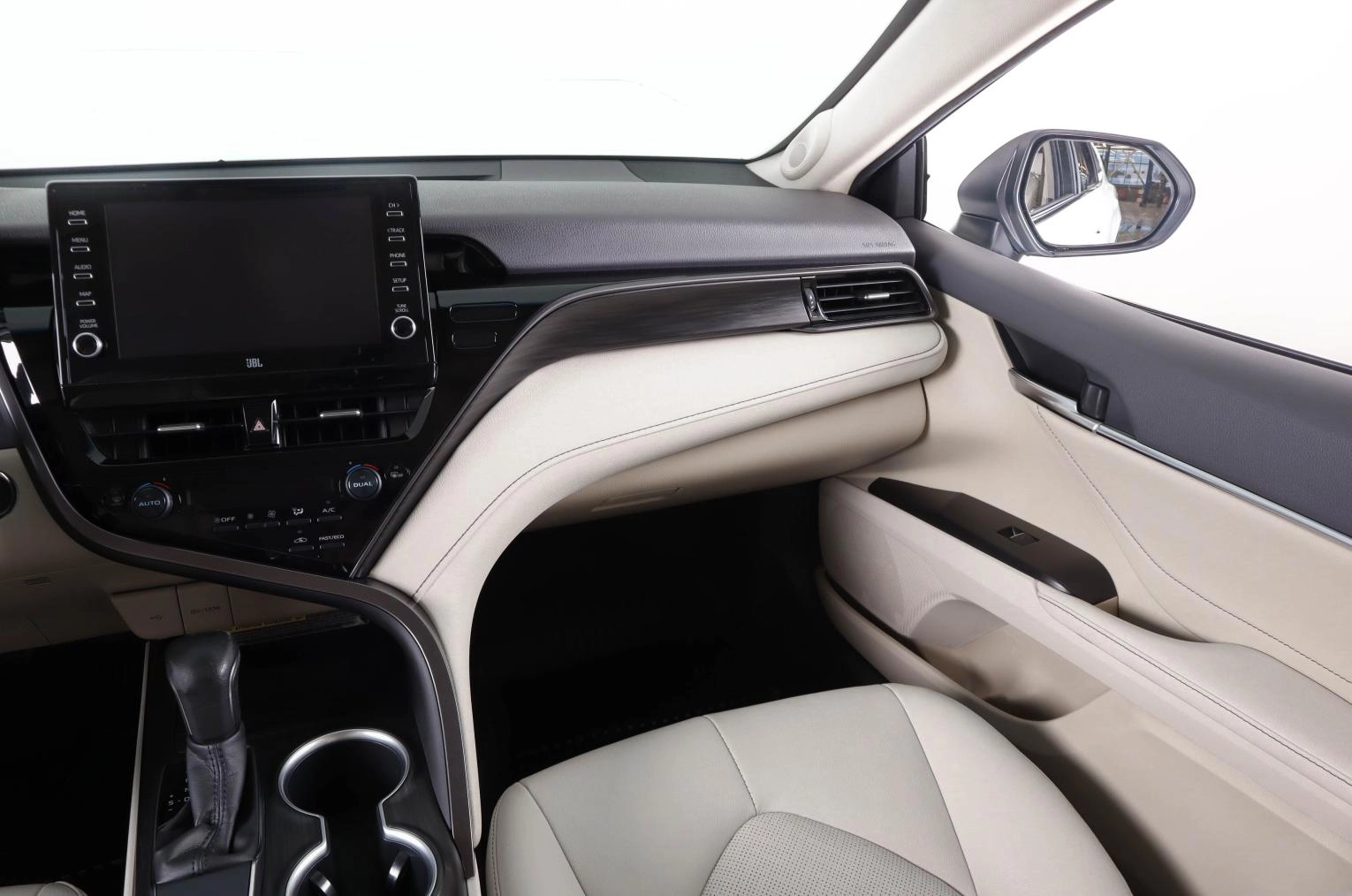 Toyota Camry 14 из 25