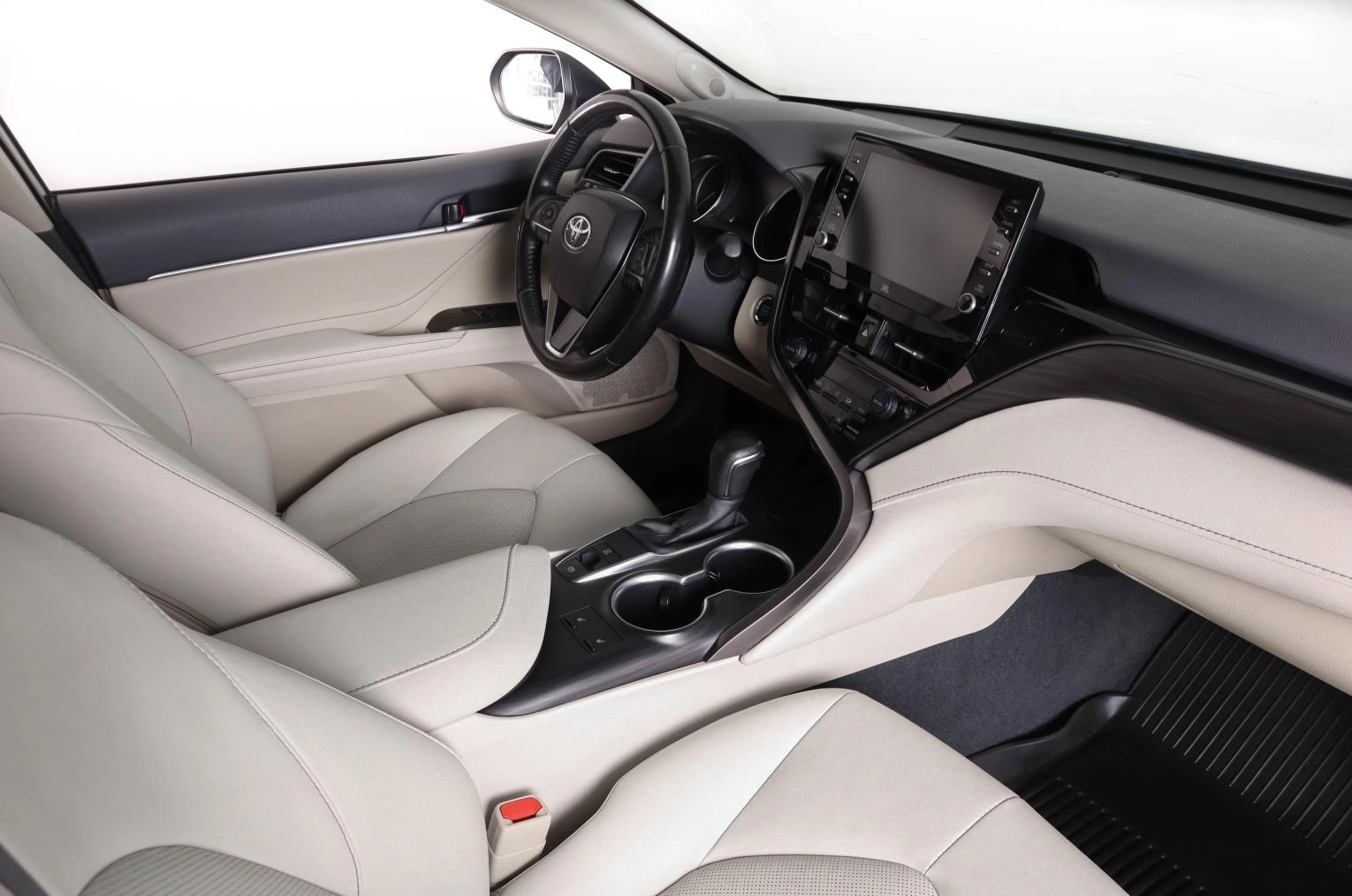 Toyota Camry 11 из 25