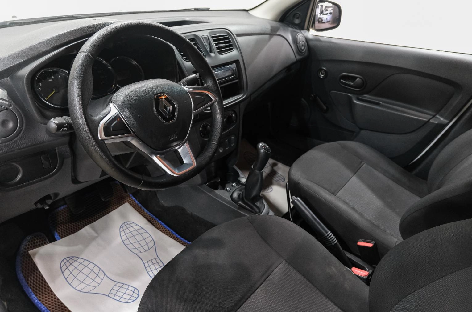 Renault Logan 10 из 23