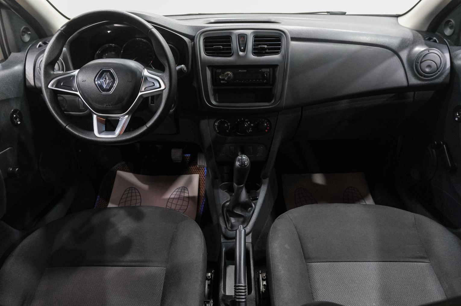Renault Logan 15 из 23
