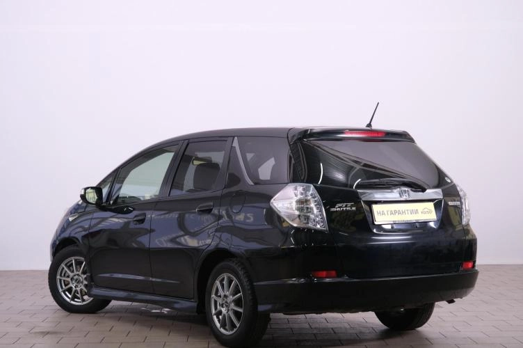 Honda Fit Shuttle 4 из 6