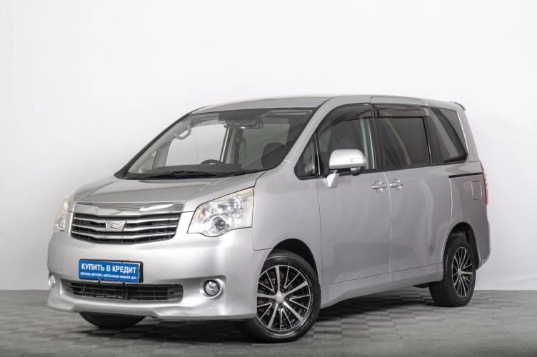 Toyota Noah 2 из 6