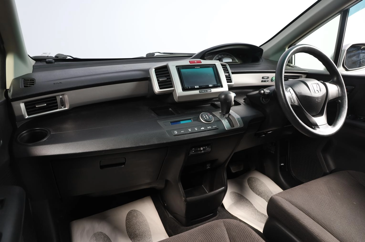 Honda Freed 7 из 17