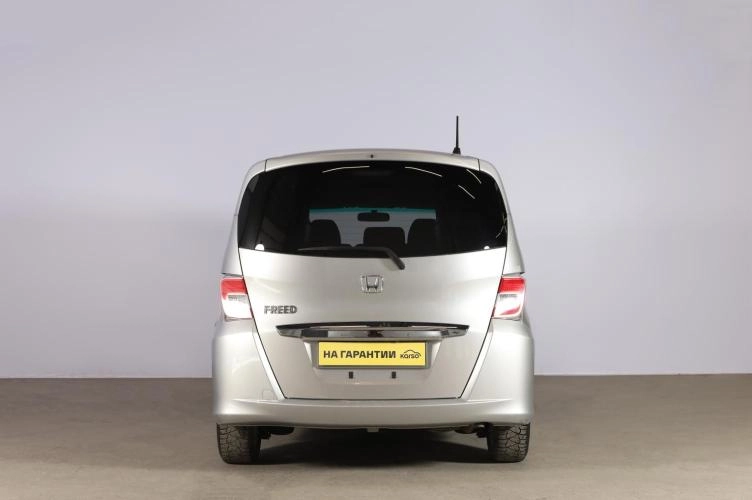 Honda Freed 5 из 6