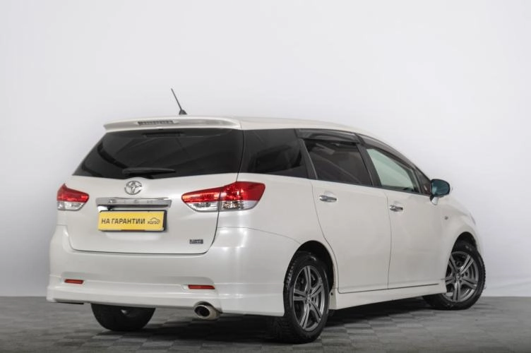 Toyota Wish 6 из 6