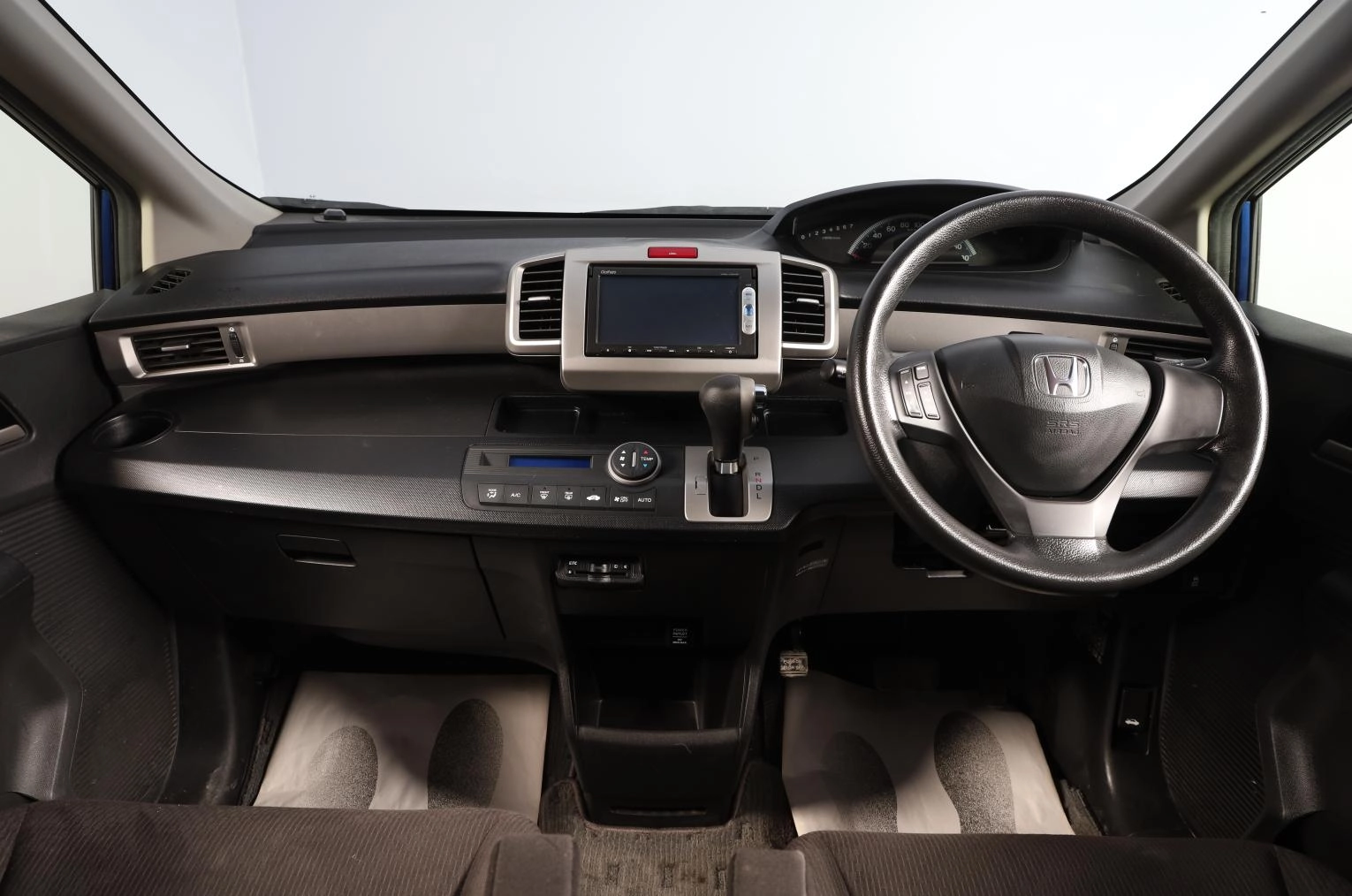 Honda Freed 8 из 17