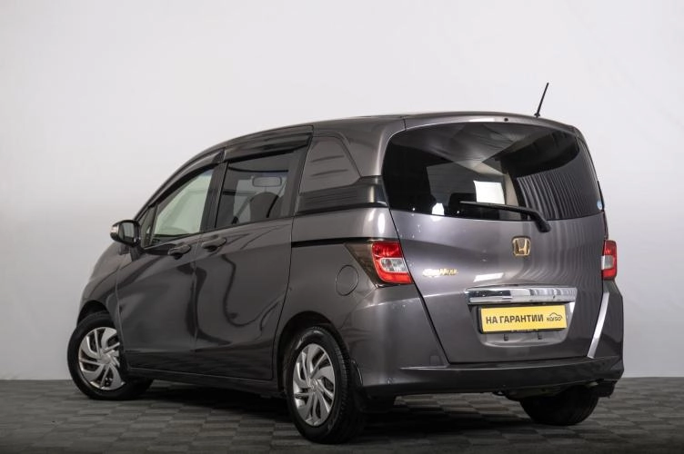 Honda Freed 5 из 6