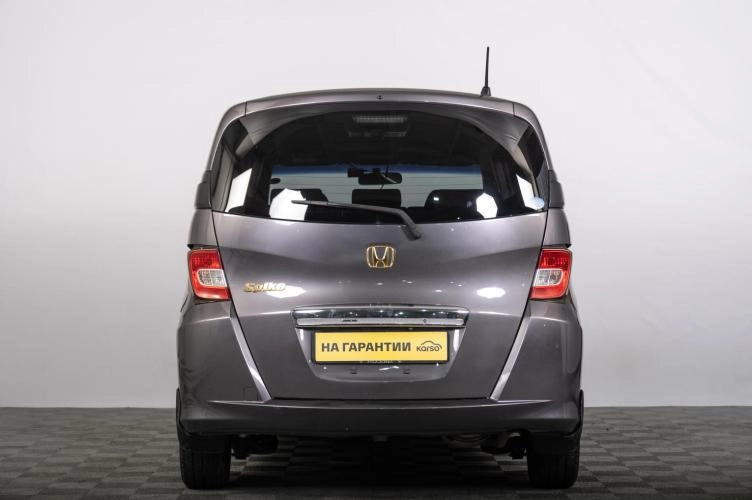 Honda Freed 4 из 6