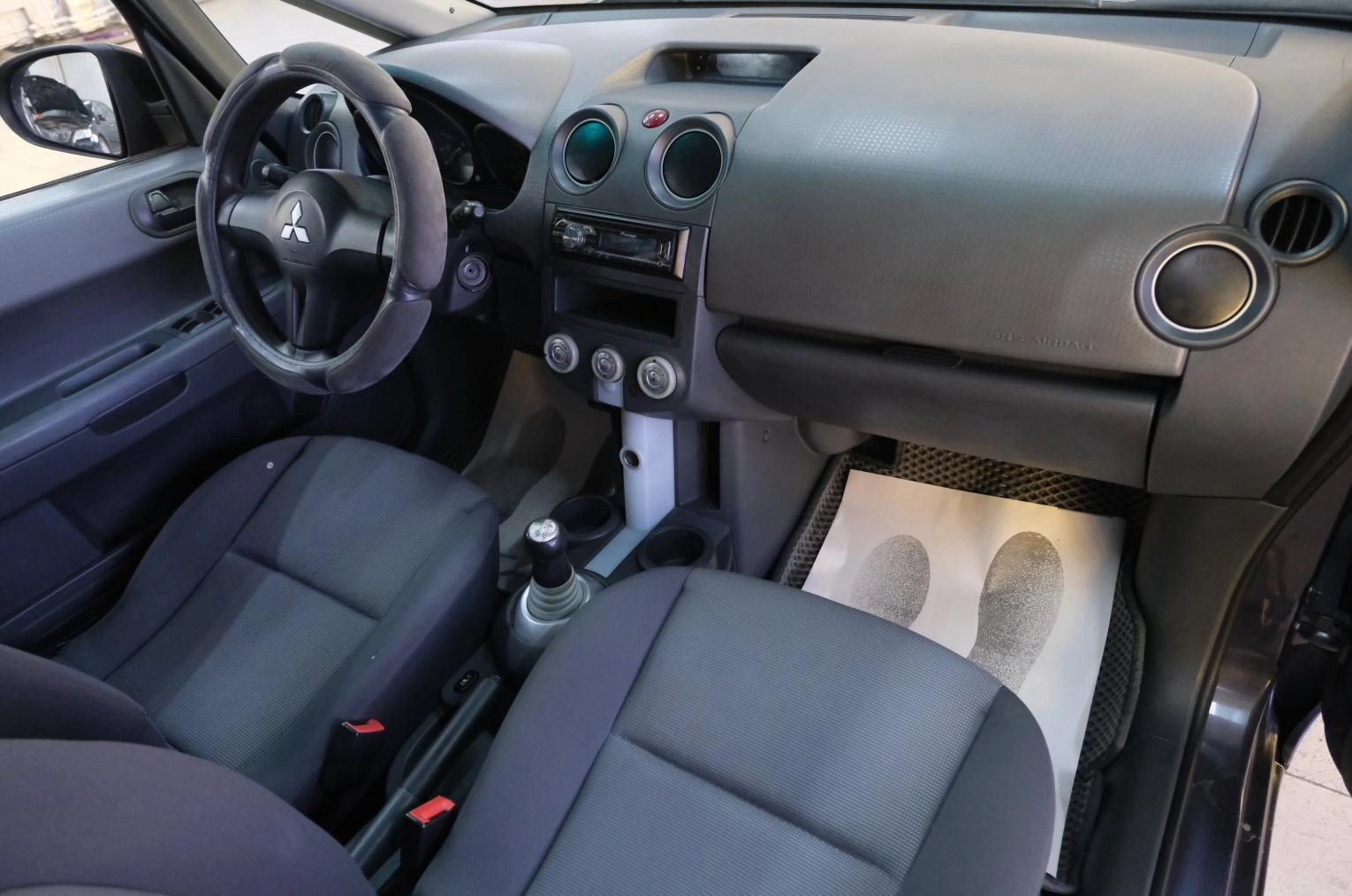 Mitsubishi Colt 16 из 20