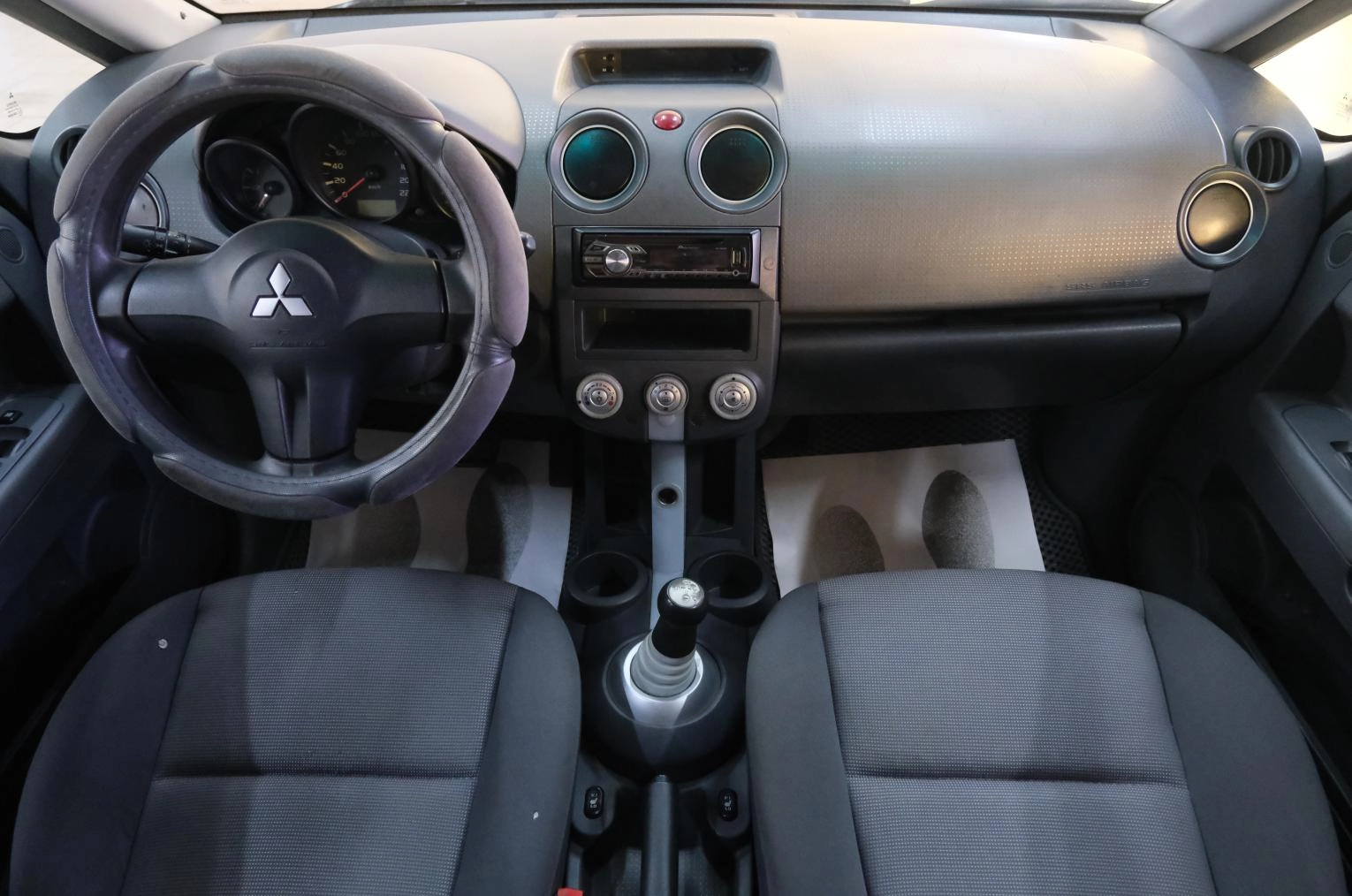 Mitsubishi Colt 12 из 20