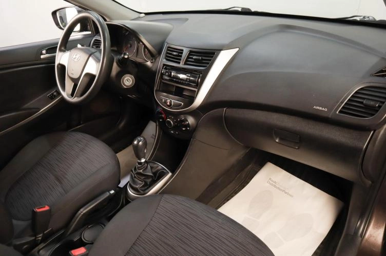 Hyundai Solaris 10 из 15