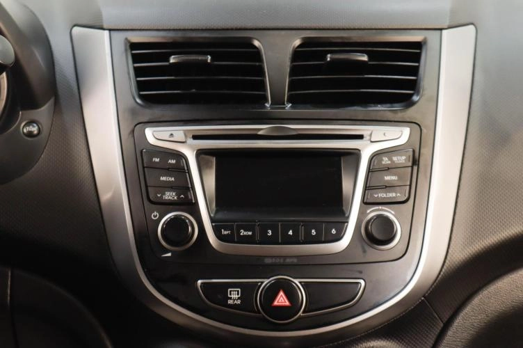 Hyundai Solaris 12 из 16