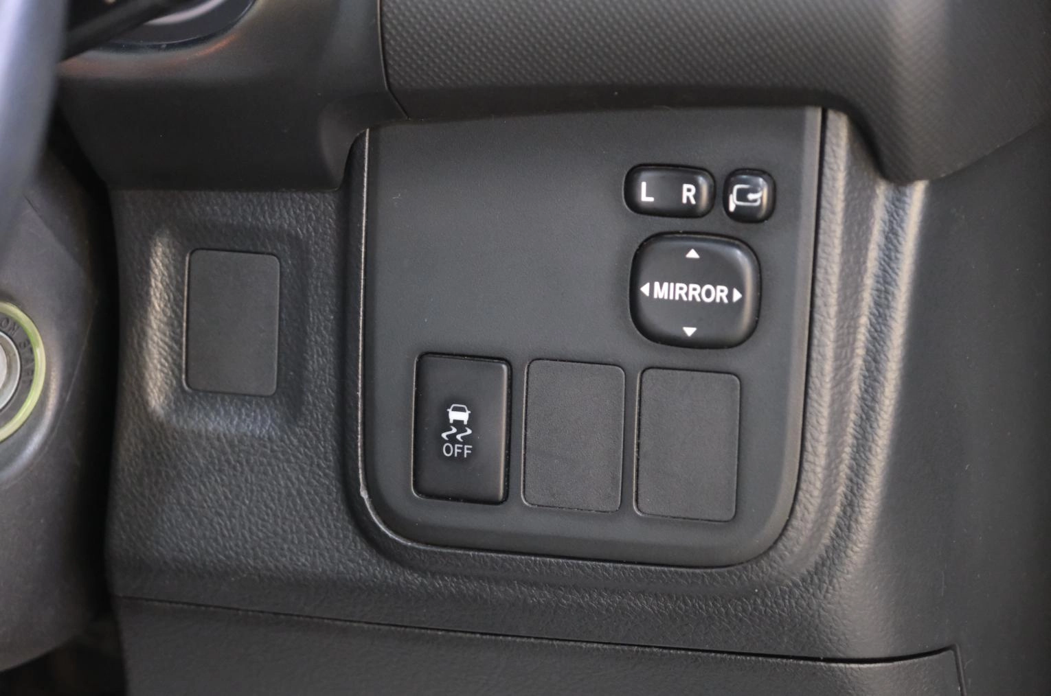 Toyota Wish 9 из 19
