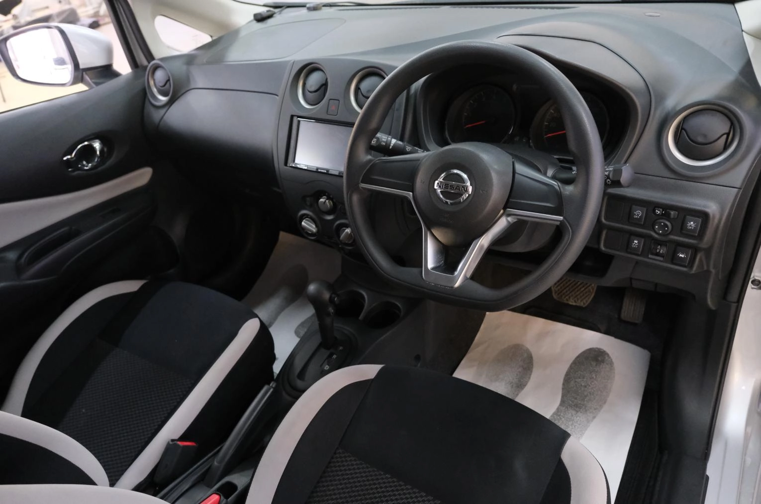 Nissan Note 10 из 21