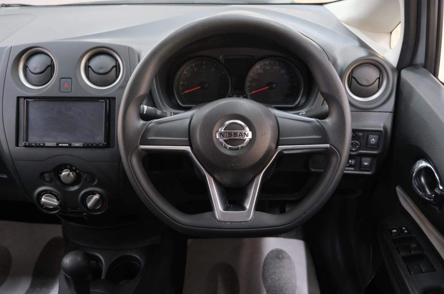 Nissan Note 11 из 21