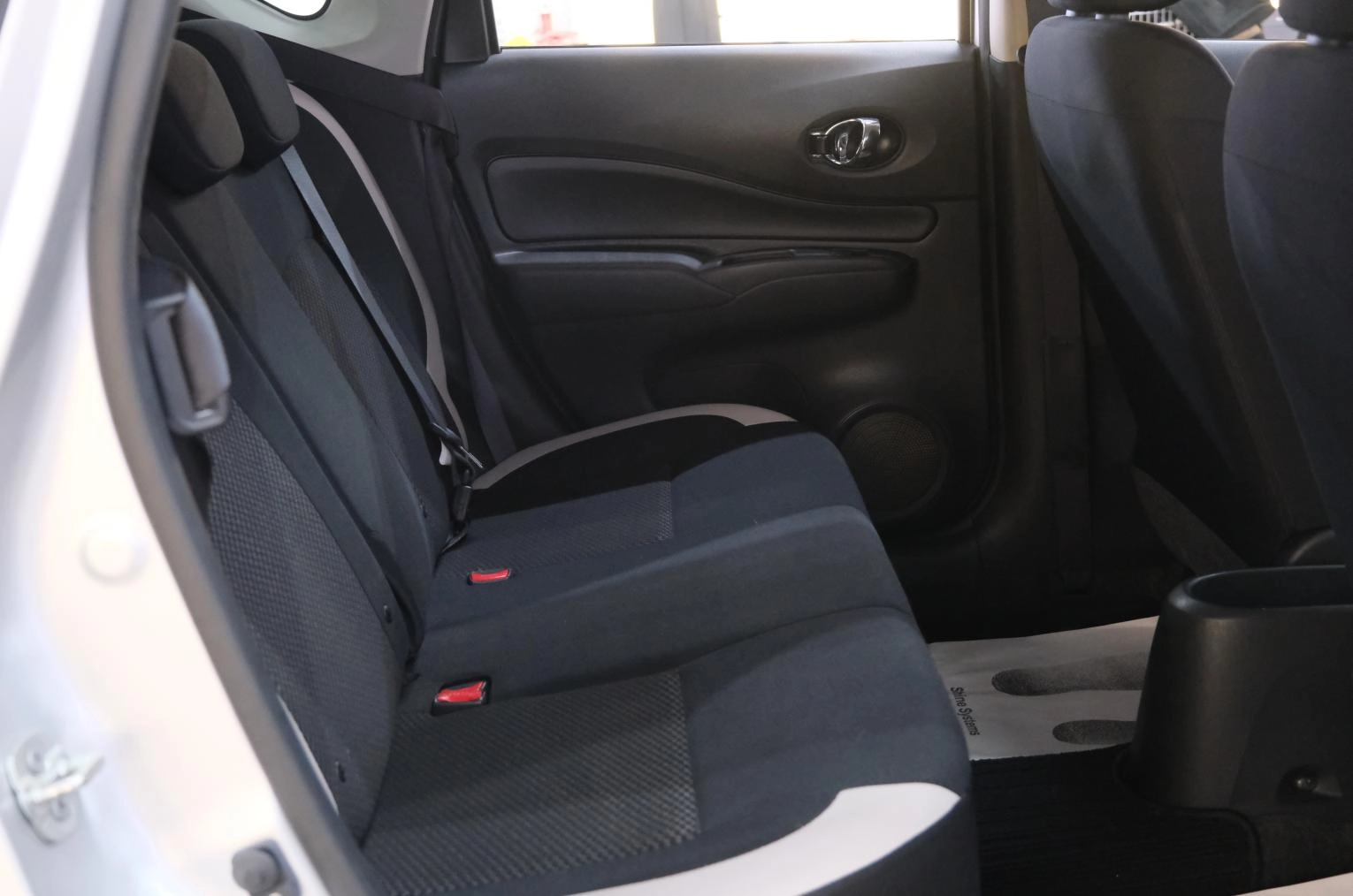 Nissan Note 19 из 21