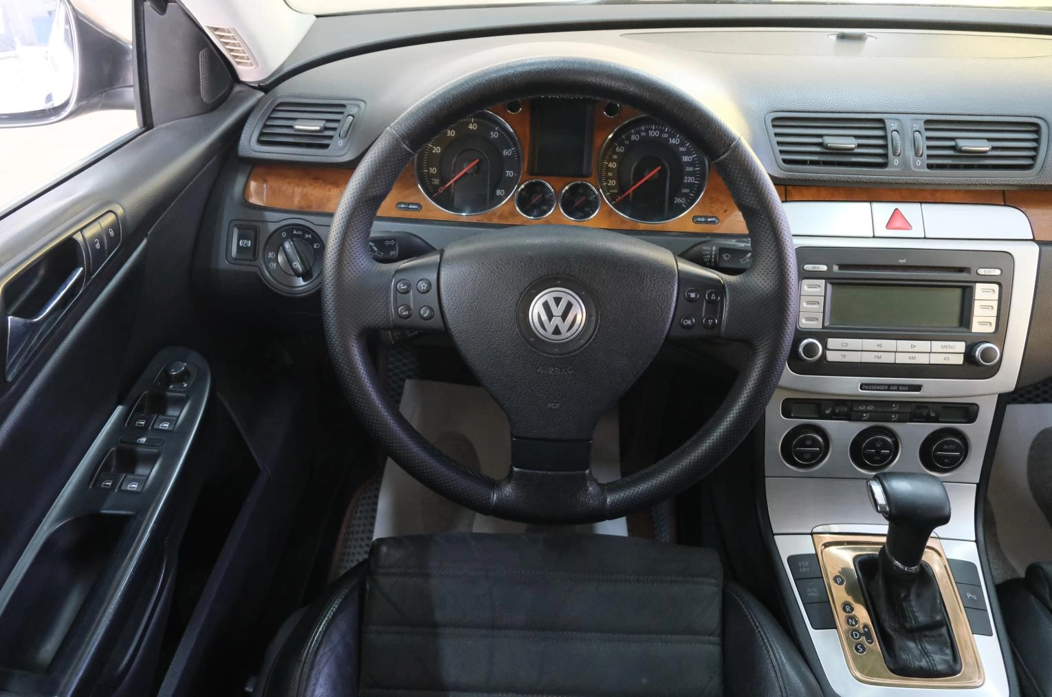 Volkswagen Passat 14 из 25