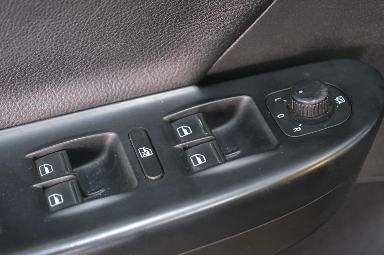 Volkswagen Passat 9 из 25