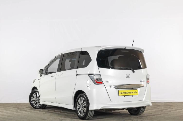 Honda Freed 4 из 6
