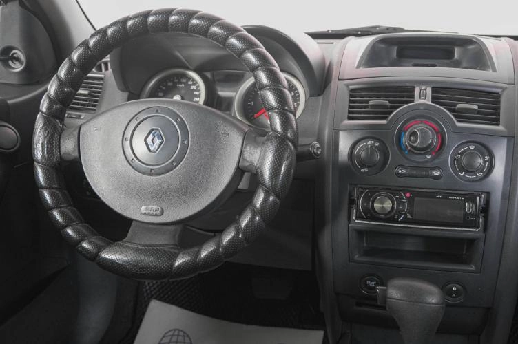 Renault Megane 12 из 19