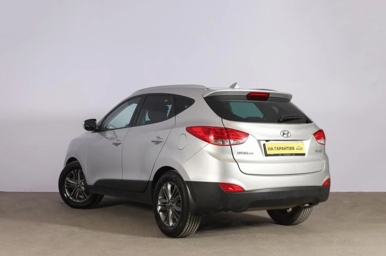 Hyundai ix35 4 из 6