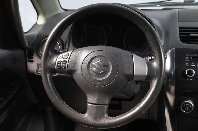 Suzuki SX4 11 из 16
