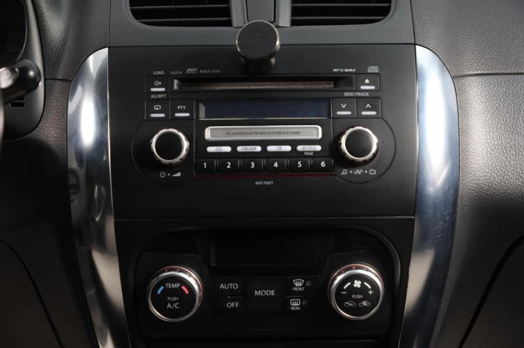 Suzuki SX4 10 из 16