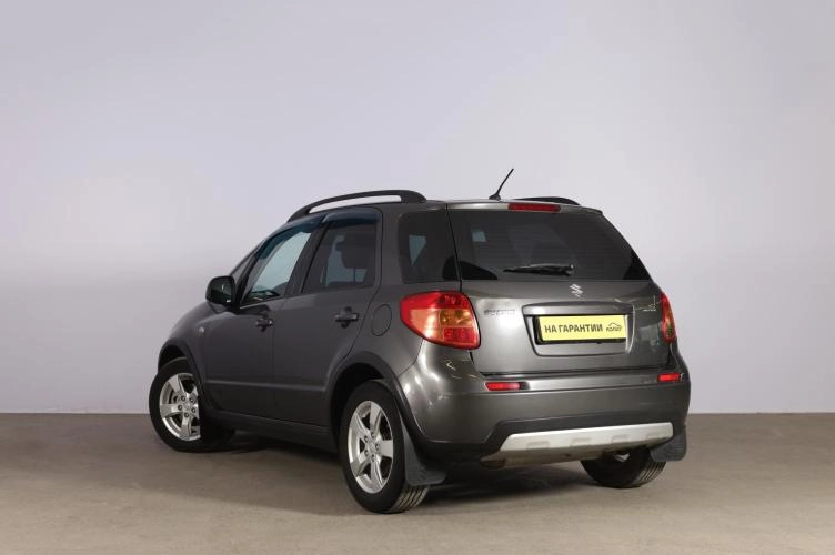 Suzuki SX4 4 из 6