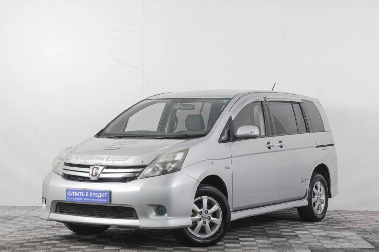 Toyota Isis 3 из 6