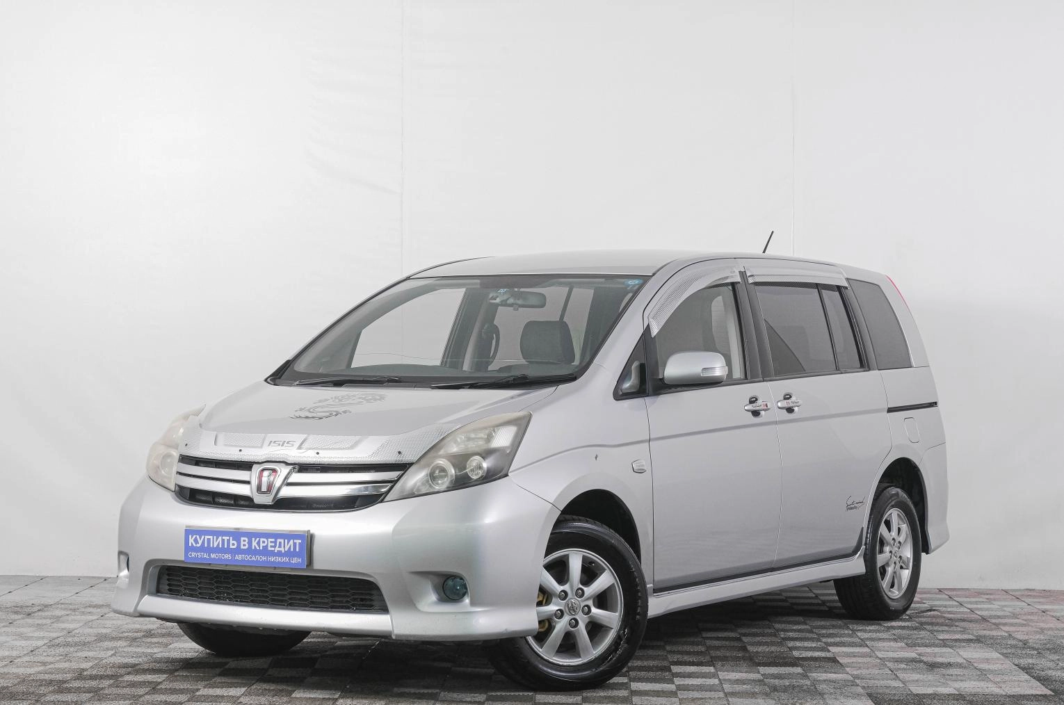 Toyota Isis 3 из 21
